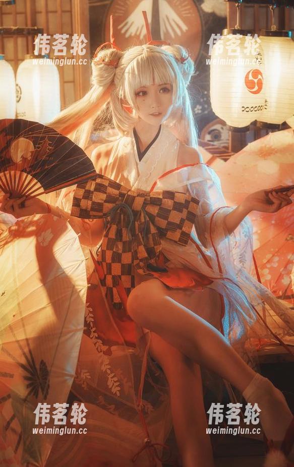 金鱼yui 金鱼yui+黑贞德套图:当柔媚遇上黑暗,绝对不是你想象中的甜美。