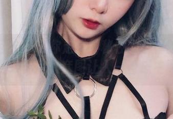 青水百合子带你走进神秘校园：校服cos的极致体验，套图让人一看成主顾！