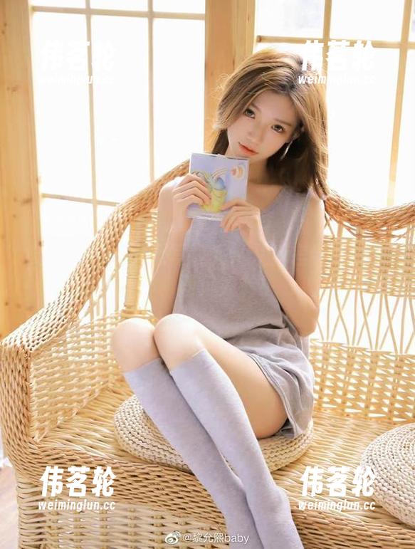 微密圈 - 黎允熙写真秀：从反差学妹到女神，画风突转！